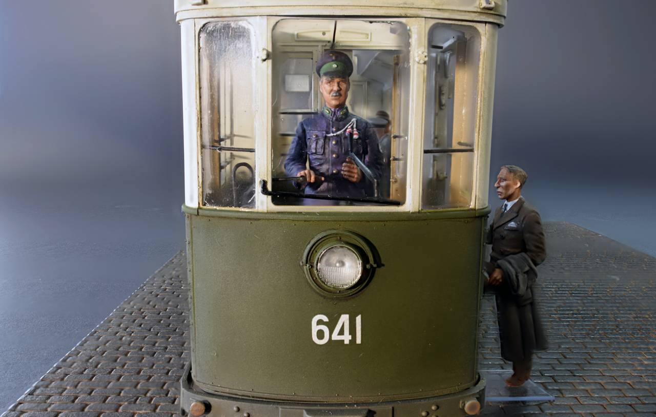 EUROPEAN TRAMCAR (StraBenbahn Triebwagen 641) w/CREW & PASSENGERS – Image 6
