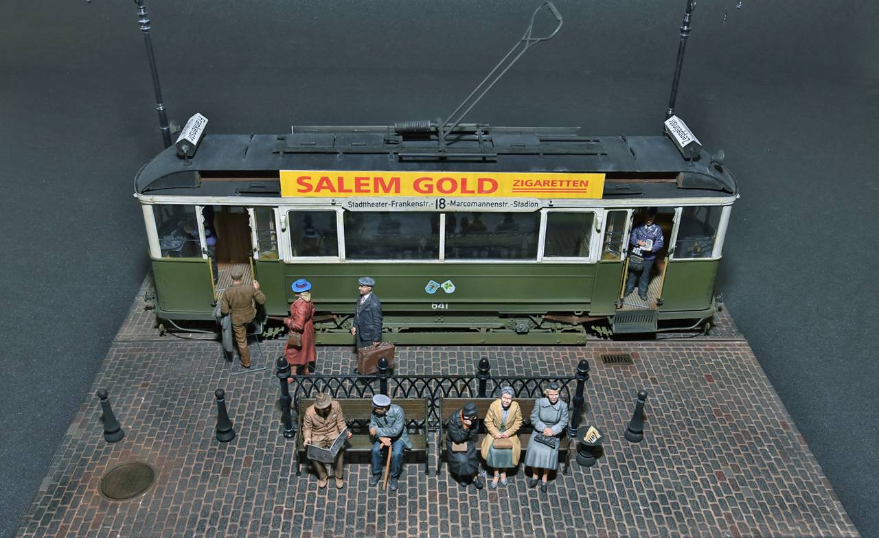EUROPEAN TRAMCAR (StraBenbahn Triebwagen 641) w/CREW & PASSENGERS – Image 10