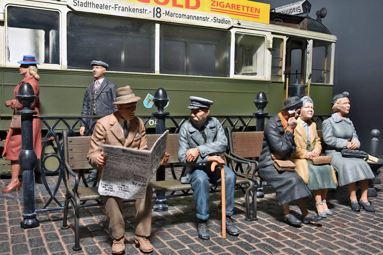EUROPEAN TRAMCAR (StraBenbahn Triebwagen 641) w/CREW & PASSENGERS – Image 14