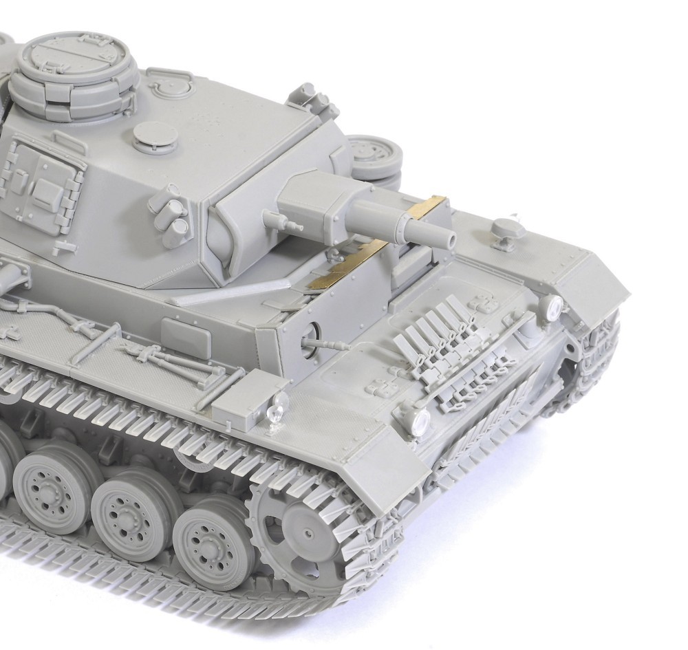 Pz.Kpfw.III Ausf.N W/WINTERKETTEN s.PZ Abt.502 Léningrad 1943 – Image 8