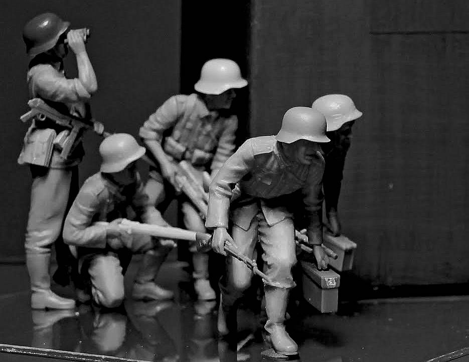 German Infantry WWII era Early period – Image 3