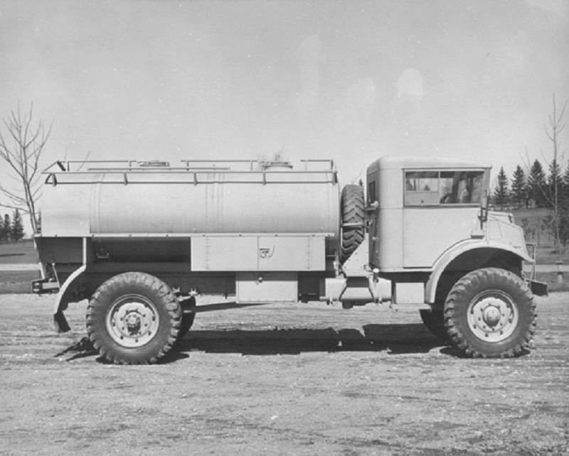 CMP C60L Petrol Tank Truck Cab13 – Image 20