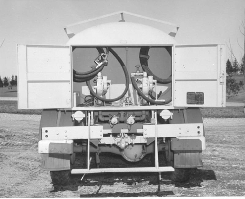 CMP C60L Petrol Tank Truck Cab13 – Image 21