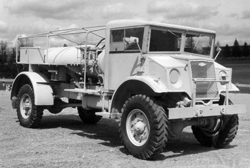 CMP C60L Water truck Cab13 – Image 8