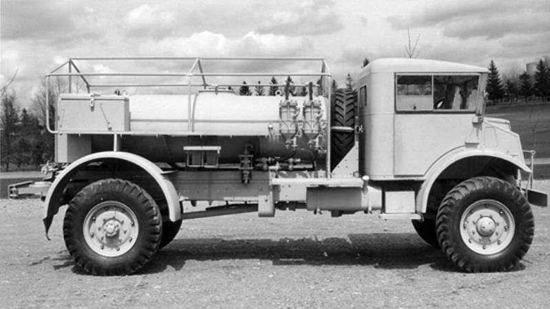 CMP C60L Water truck Cab13 – Image 9