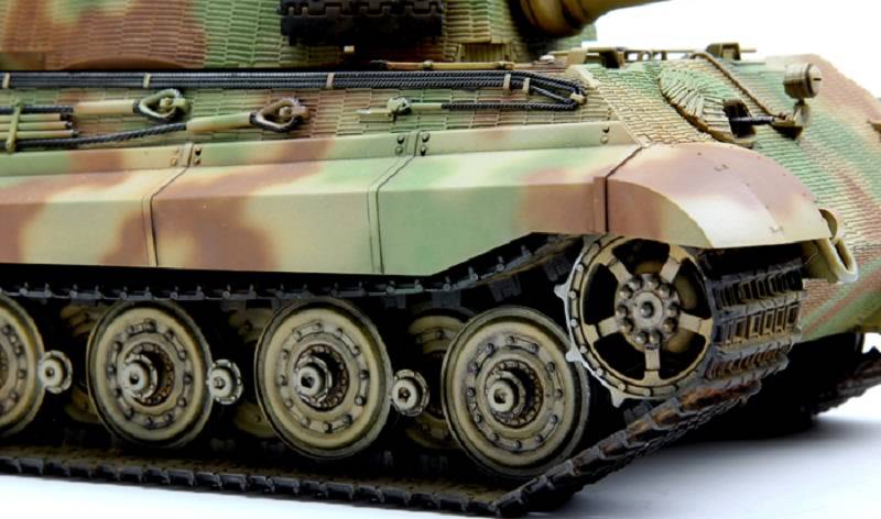 German Heavy Tank Sd.Kfz.182 King Tiger (Henschel Turret) – Image 6