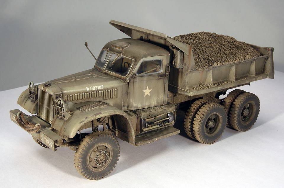 US Diamond T 972 Dump Truck – Image 2