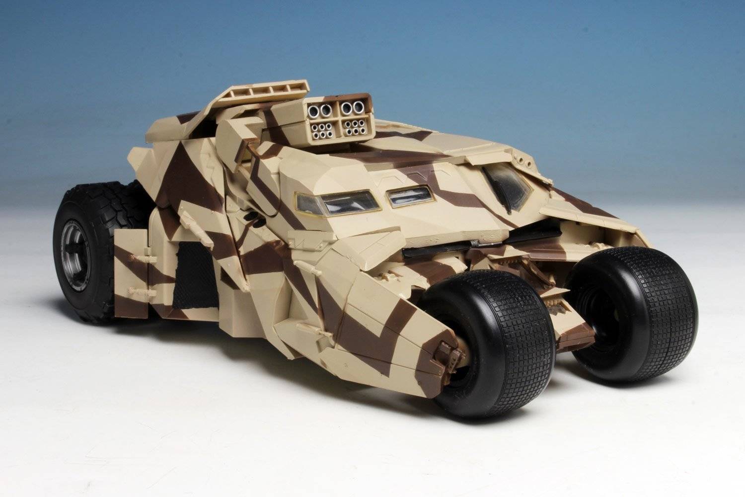 The Dark Knight Trilogy Armored Tumbler with Bane – Image 4