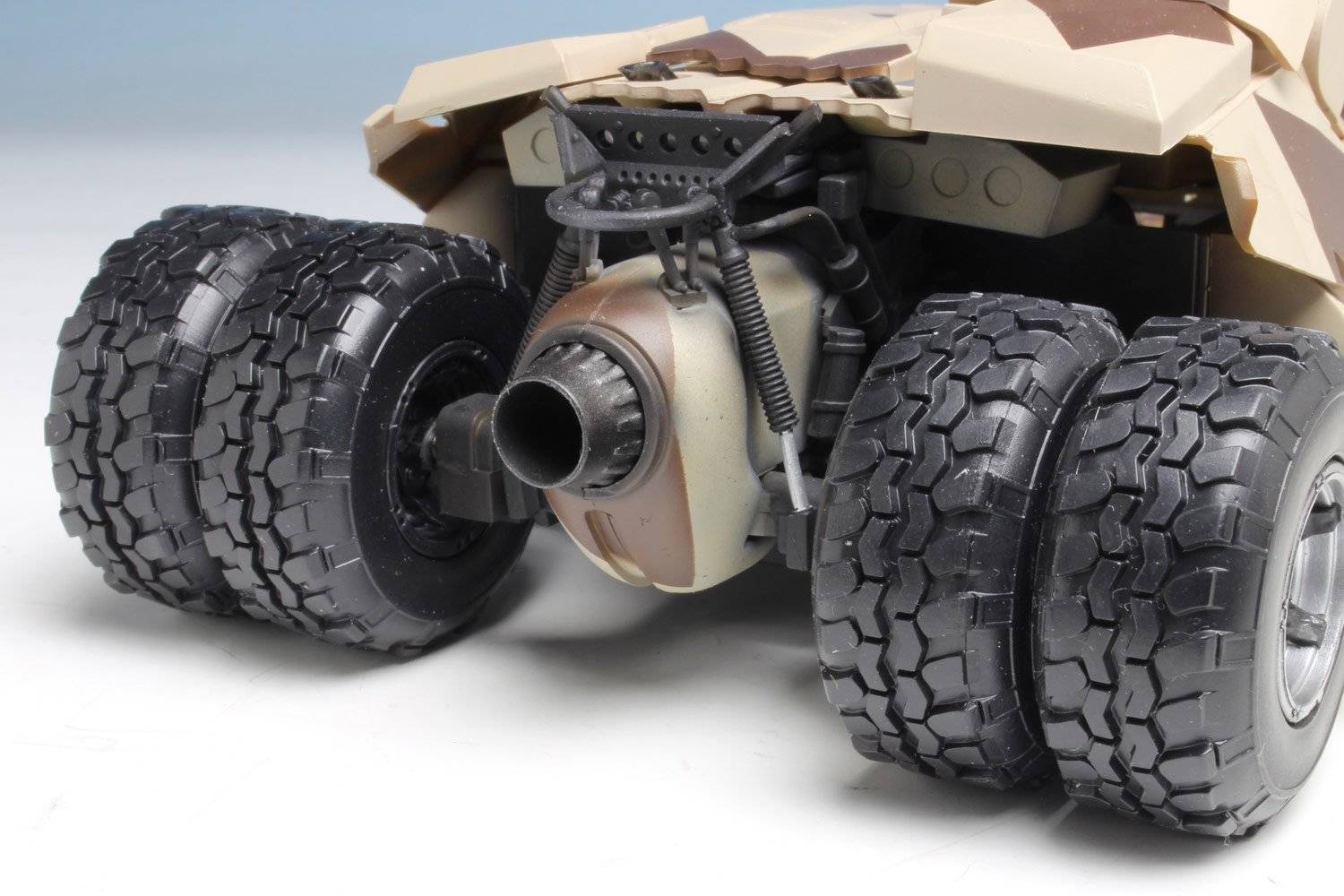 The Dark Knight Trilogy Armored Tumbler with Bane – Image 8