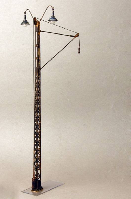 RAILROAD POWER POLES & LAMPS – Image 8