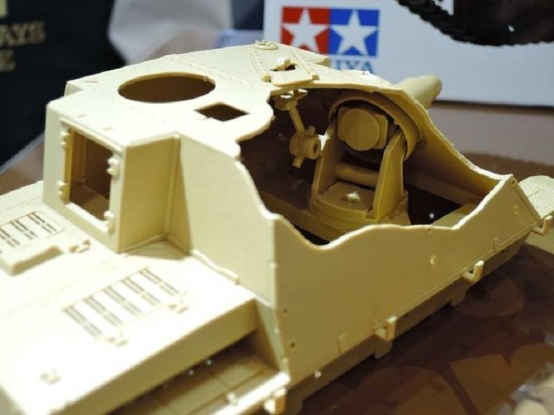 Sd.Kfz.166 Sturmpanzer IV Brummbär Späte Produktion – Image 7
