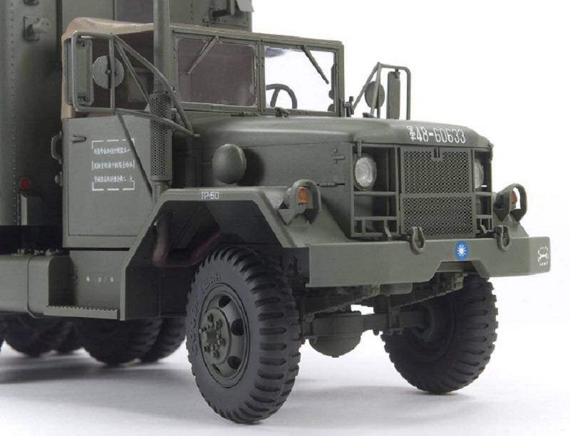 M109A3 2.5-Ton 6×6 Shop Van – Image 4