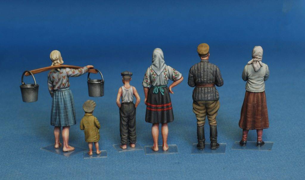 SOVIET VILLAGERS – Image 3