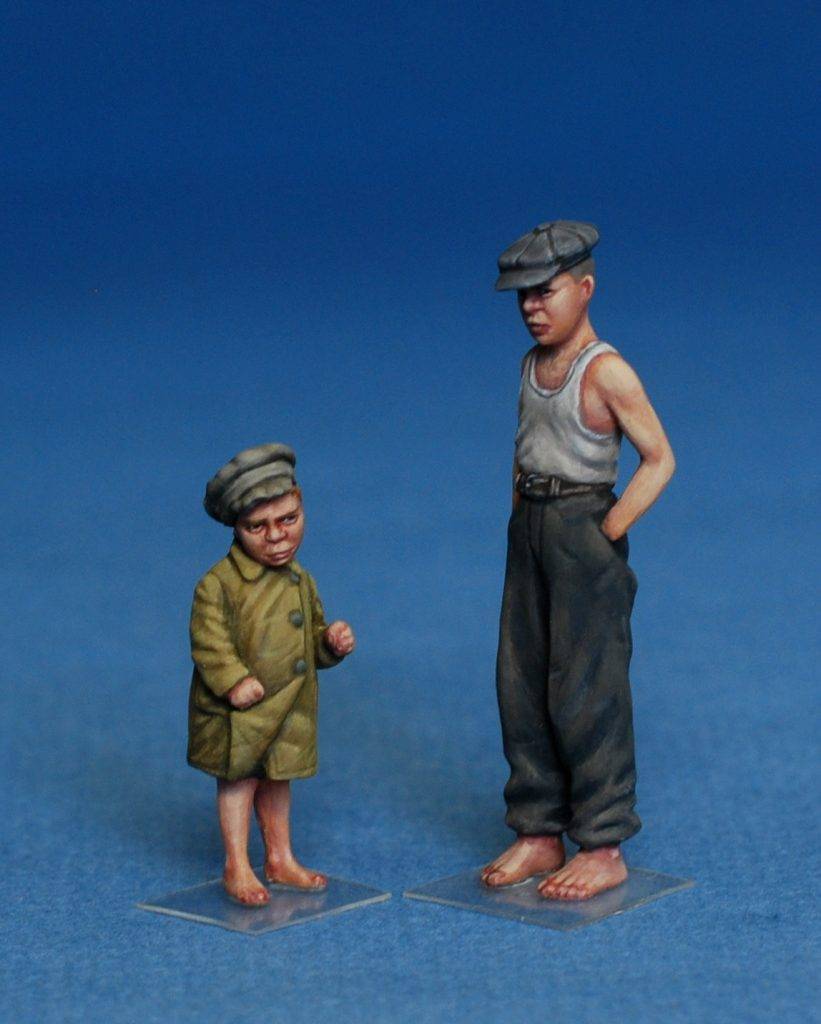 SOVIET VILLAGERS – Image 5