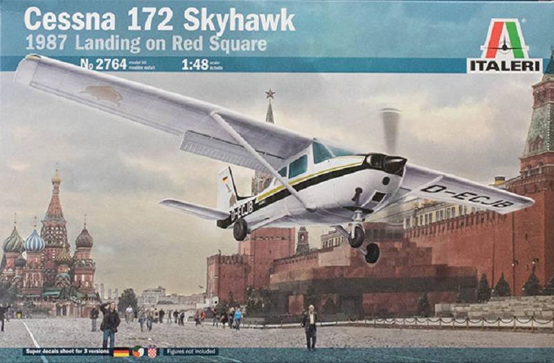 Cessna 172 Skyhawk '1987 Landing on Red Square'