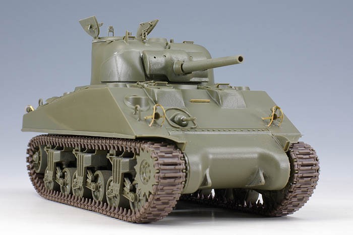 British Army Sherman III Mid Production (w/Cast Driver's Hood) – Image 4