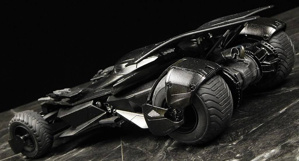 Batmobile Batman vs Superman – Image 8