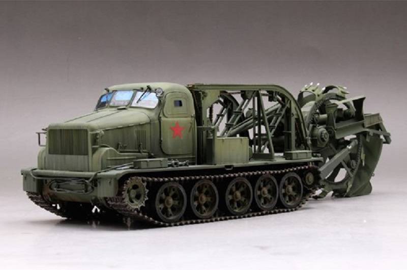 BTM-3 High-Speed Trench Digging Vehicle – Image 3