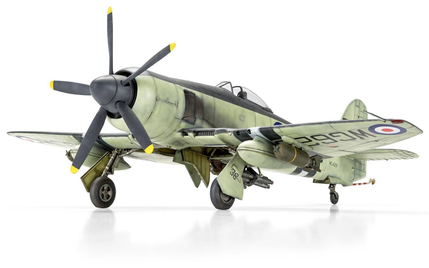Hawker Sea Fury FB.11 – Image 4