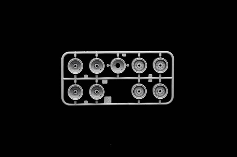 M978 FUEL SERVICING TRUCK – Image 11