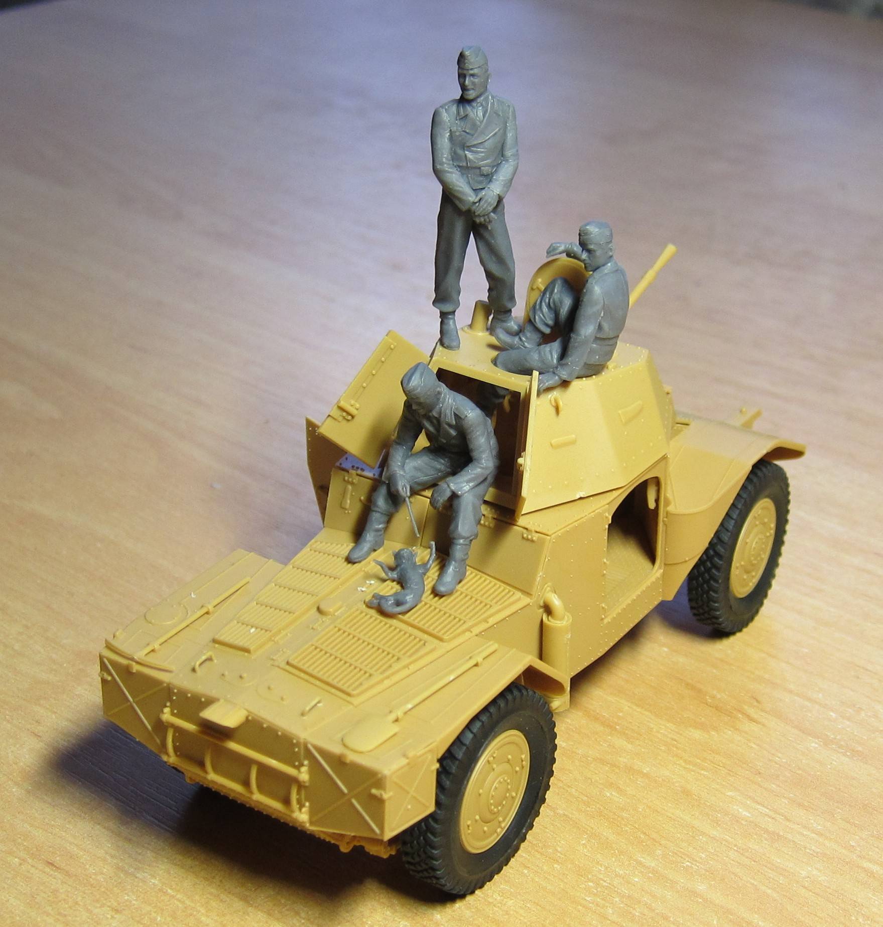 P 204 (f) with German Armoured Vehicle Crew – Image 4