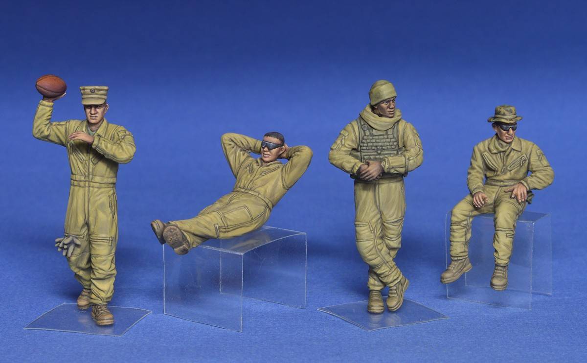 USMC TANK CREW AT REST – Image 2