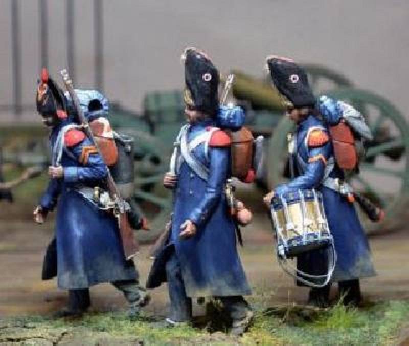 GRENADIERS A PIED EN TENUE DE CAMPAGNE - 1812