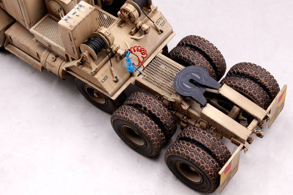 M911 C-HET w/m747 Heavy Equipment Semi-Trailer – Image 10