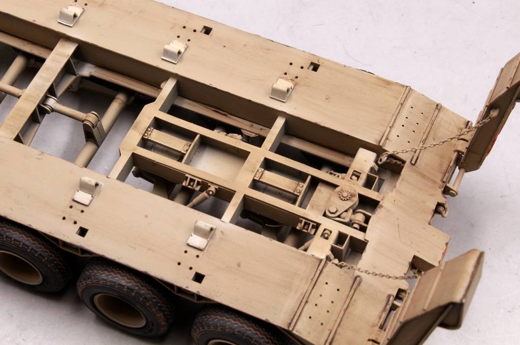 M911 C-HET w/m747 Heavy Equipment Semi-Trailer – Image 9