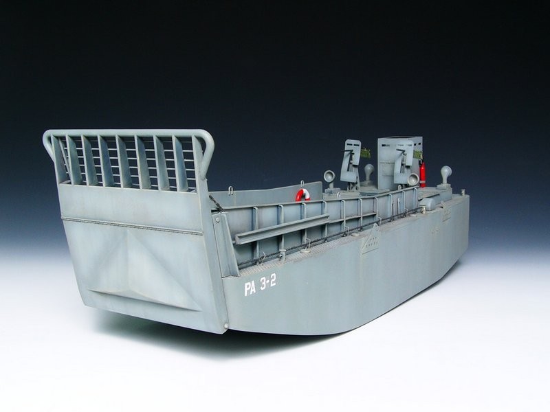 LCM MK III NAVY LANDING CRAFT – Image 3