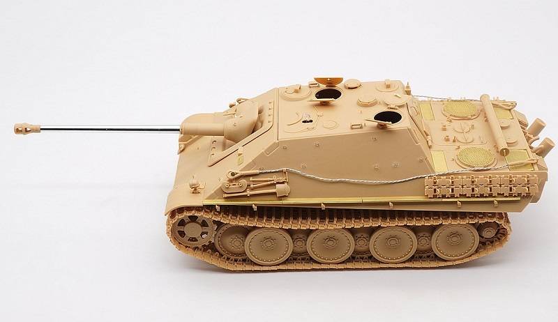 German Tank Destroyer Sd.Kfz.173 Jagdpanther Ausf.G1 – Image 12