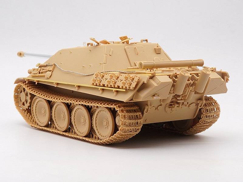 German Tank Destroyer Sd.Kfz.173 Jagdpanther Ausf.G1 – Image 13