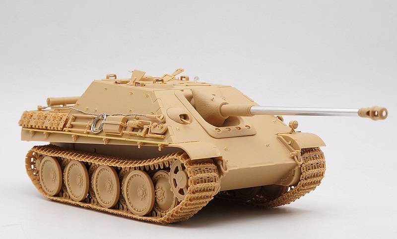 German Tank Destroyer Sd.Kfz.173 Jagdpanther Ausf.G1 – Image 14