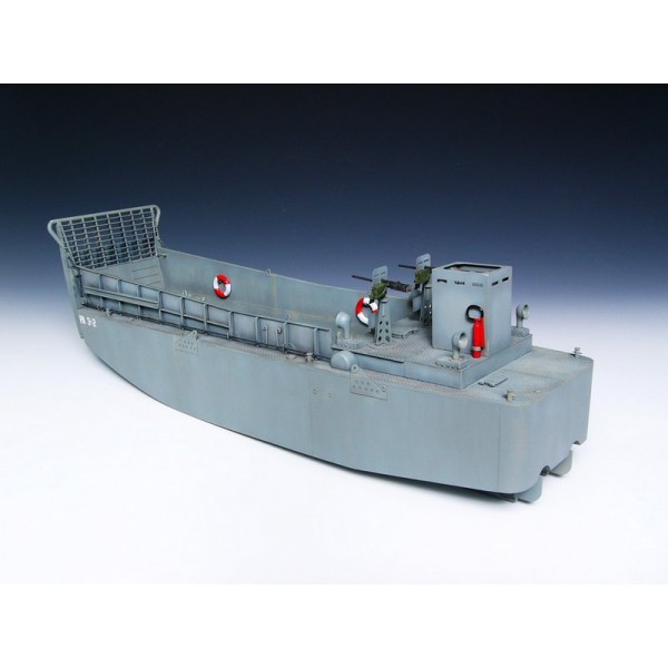 LCM MK III NAVY LANDING CRAFT – Image 4