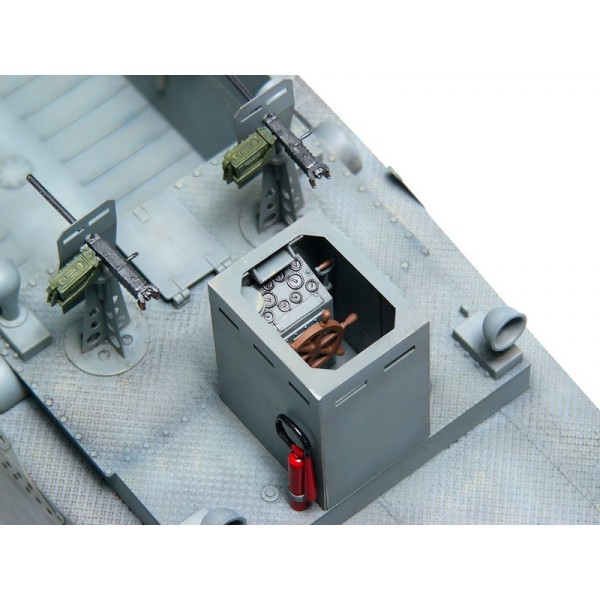 LCM MK III NAVY LANDING CRAFT – Image 7