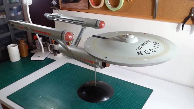 Star Trek U.S.S. Enterprise NCC‐1701 - 50th Anniversary Edition – Image 3