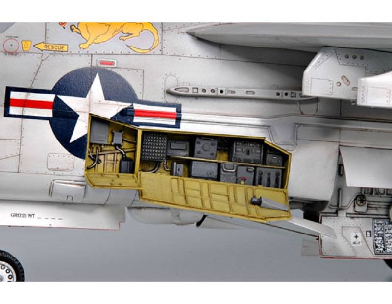 USS A-7E Corsair II – Image 15