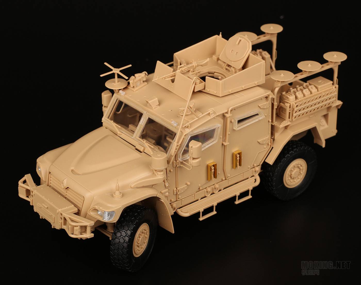British Army Husky TSV (Tactical Support Vehicle) – Image 10