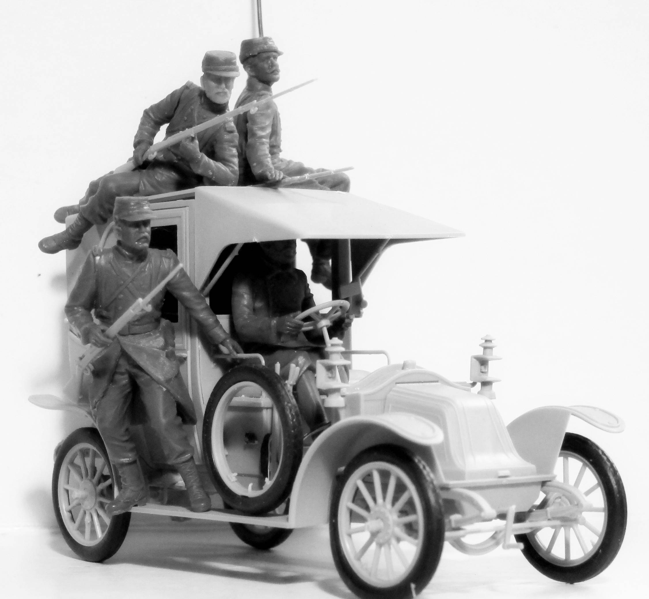 BATTLE OF THE MARNE (1914) TAXI CAR WITH FRENCH INFANTRY – Image 2