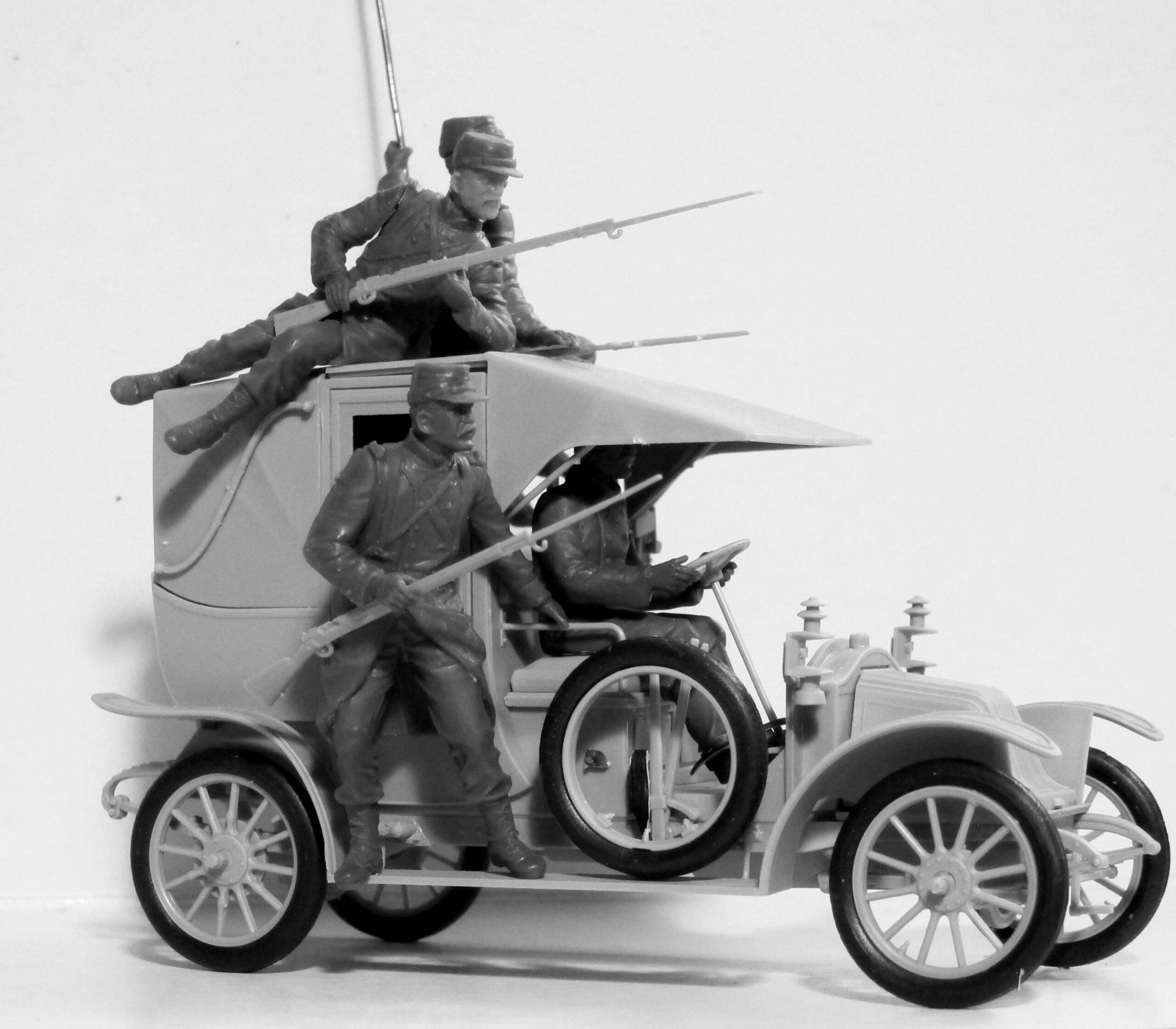 BATTLE OF THE MARNE (1914) TAXI CAR WITH FRENCH INFANTRY – Image 3