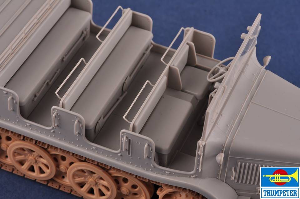 Sd.Kfz.8 (DB9)Half-Track Artillery Tractor – Image 22