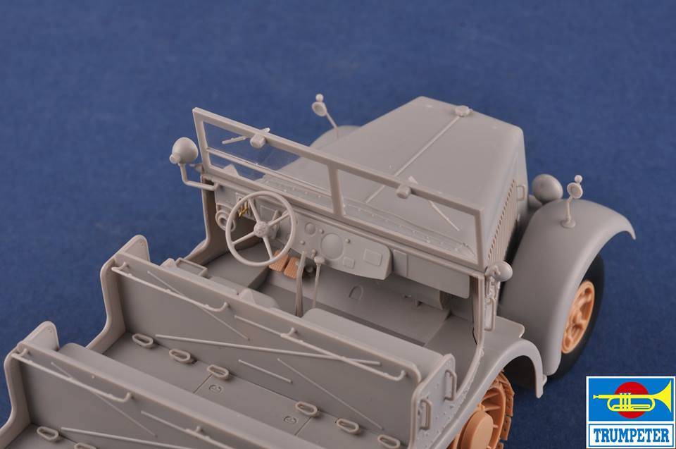 Sd.Kfz.8 (DB9)Half-Track Artillery Tractor – Image 24