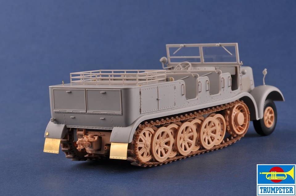 Sd.Kfz.8 (DB9)Half-Track Artillery Tractor – Image 19