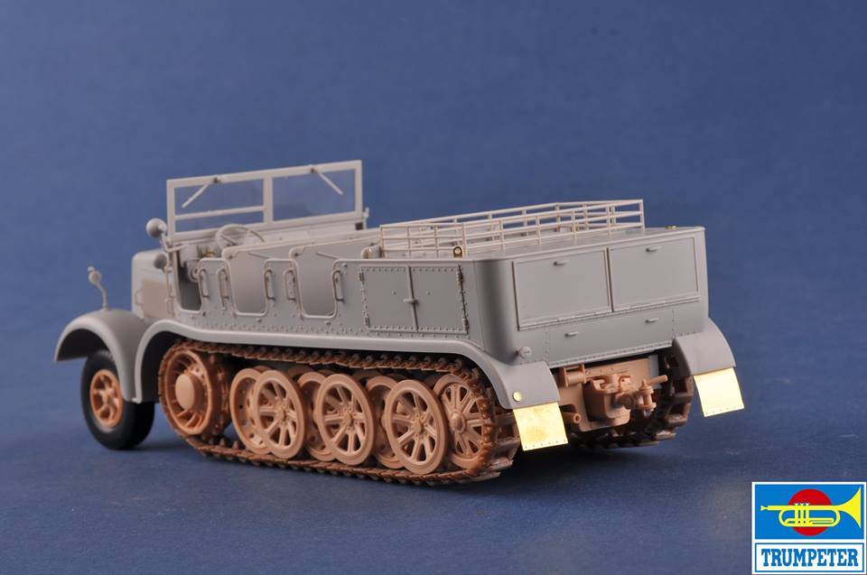 Sd.Kfz.8 (DB9)Half-Track Artillery Tractor – Image 20