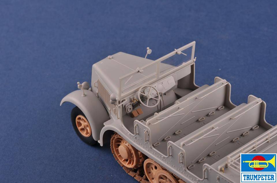 Sd.Kfz.8 (DB9)Half-Track Artillery Tractor – Image 27