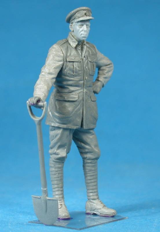 British Armoured Car Division Serviceman with a shovel – Image 2