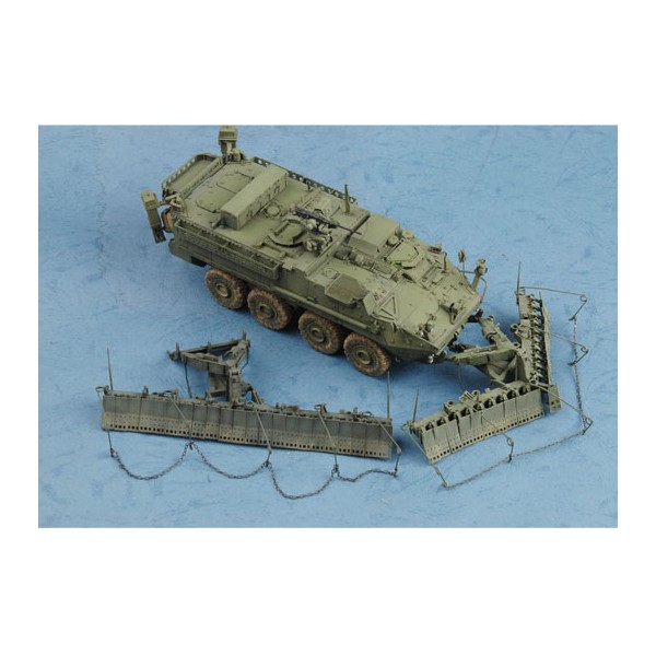 M1132 Stryker Engineer Squad w/SMP-Surface Mine Plow/AMP – Image 4
