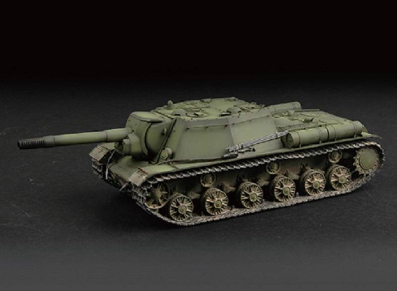 Soviet SU-152 Self-propelled Heavy Howitzer - Early – Image 2