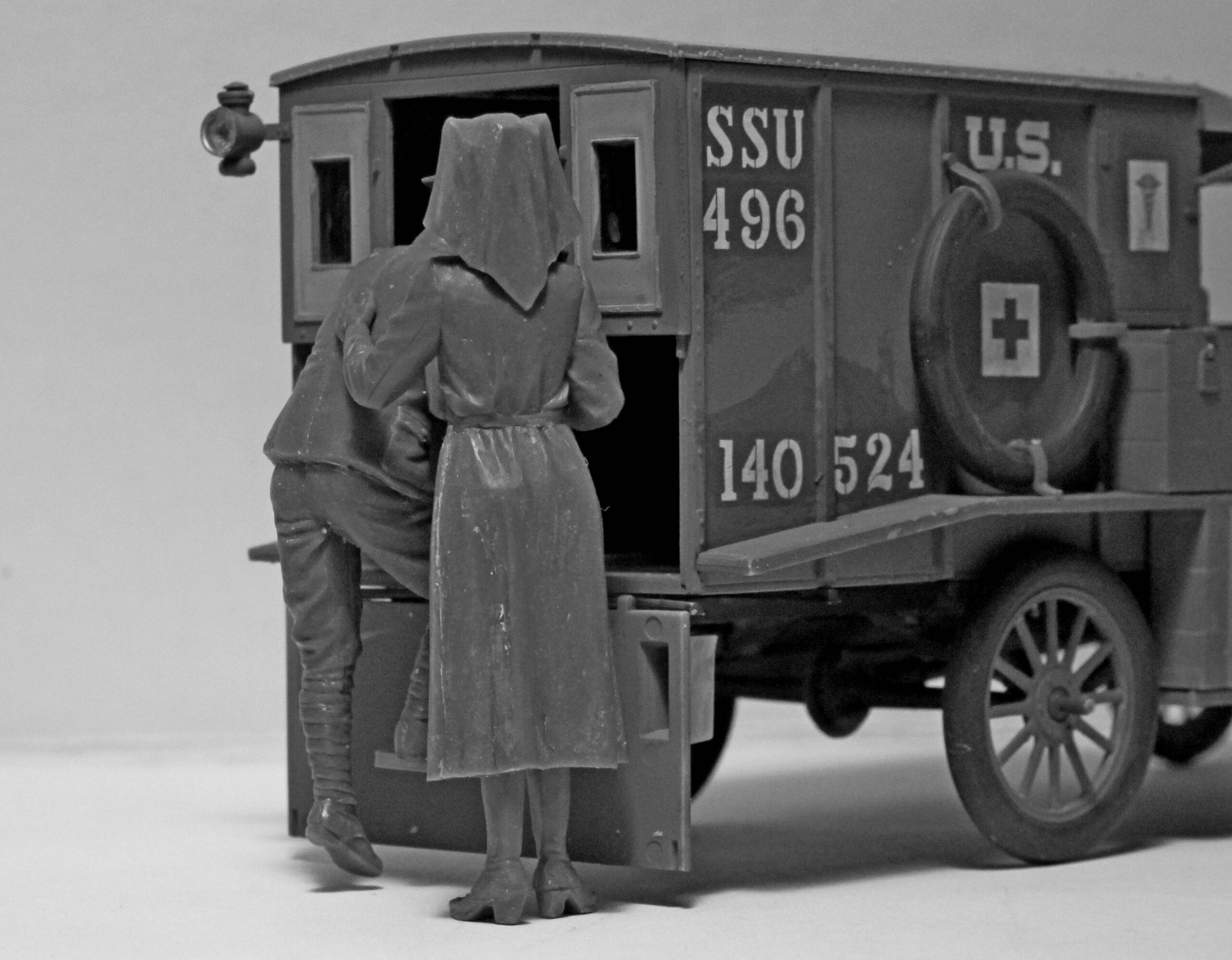 Model T 1917 Ambulance with US Medical Personnel – Image 13
