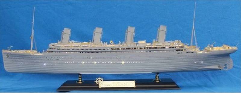 RMS Titanic Premium Edition With LED – Image 16